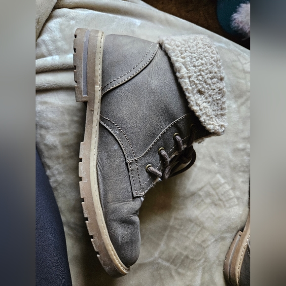 Sonoma Boots - Picture 10 of 13